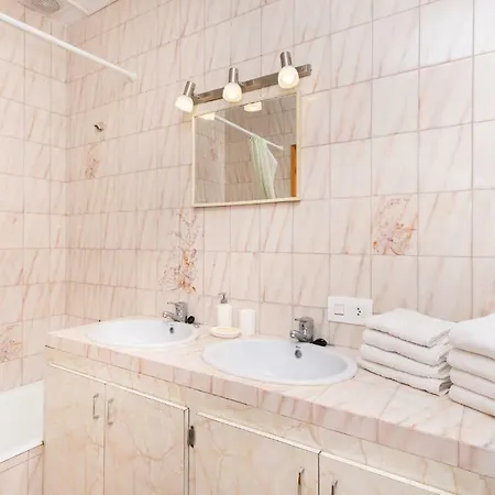 Apartamento Urbanizacion San Jaume De *